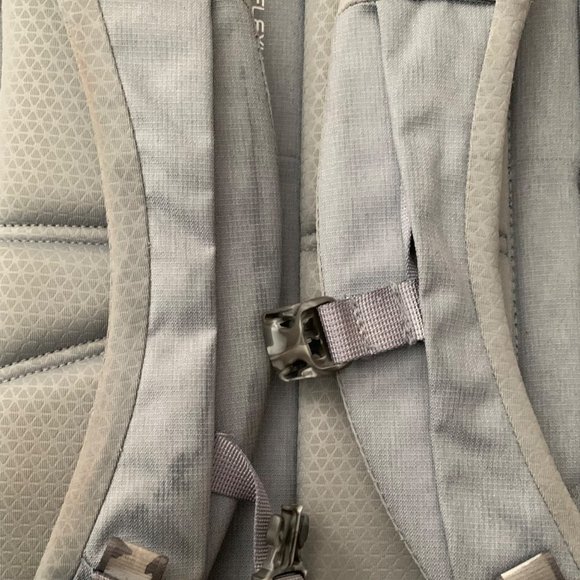 North Face Jester Backpack UA Alabama Athletes Laptop Sleeve 2 Handles Gray - Picture 11 of 15